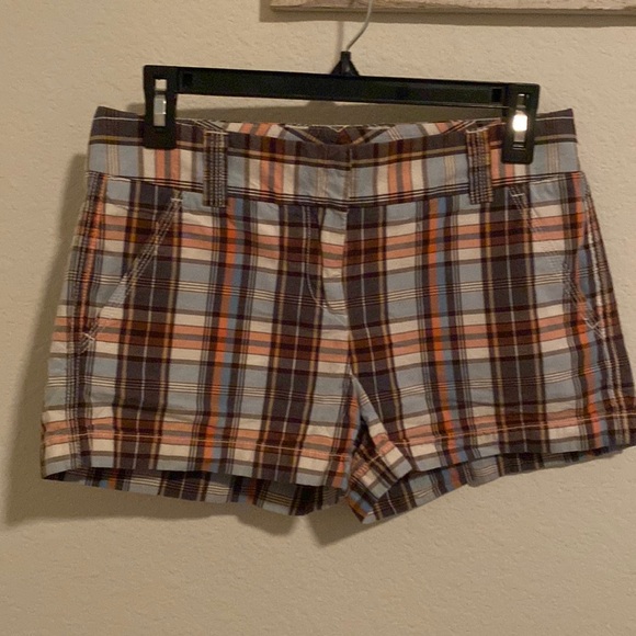 🌸$5 J. Crew City Fit shorts, low rise, plaid, size 2 - Picture 3 of 7